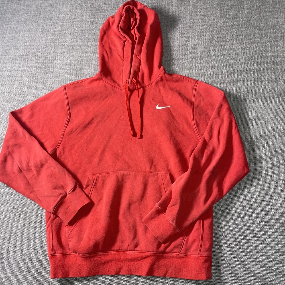 Nike Team Club Hoodie Mens Small Red Swoosh Logo Kangaroo Pockets Performance